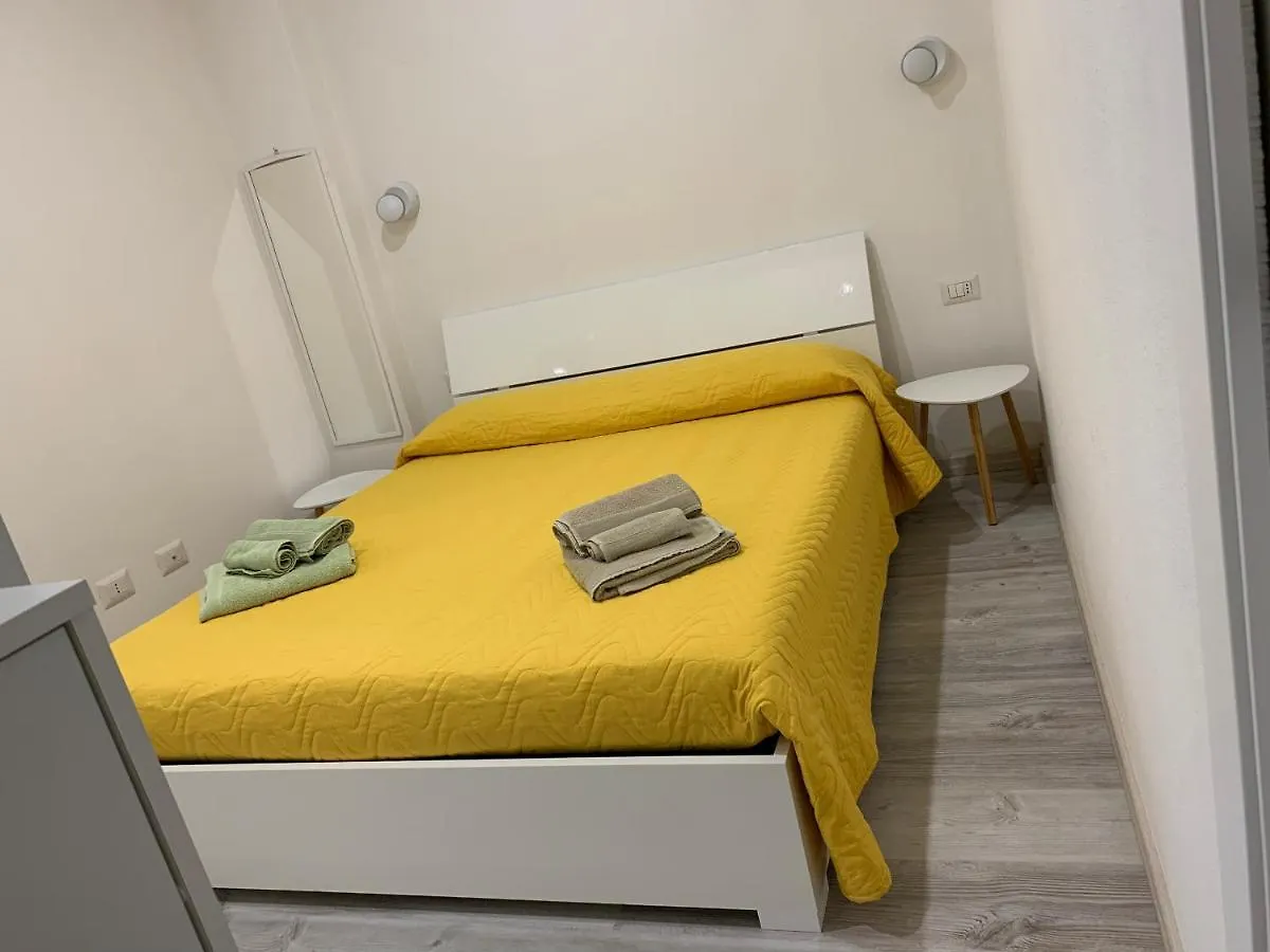 Apartment Allwhite Iun R5535 Oristano Italy